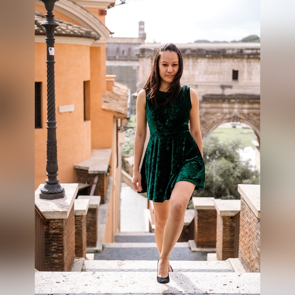 Forever 21 green velvet mini dress Size S/M women 4-6 - Picture 4 of 5